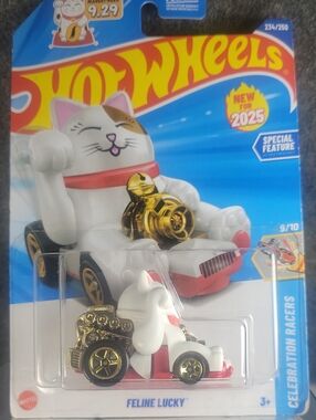 Feline Lucky Hot Wheels Car - White and Gold